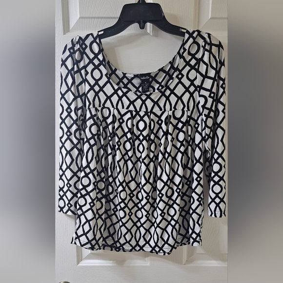 Rafaella Woman's M 3/4 sleeve Geometric Pattern Cream and Black Blouse - Picture 1 of 3